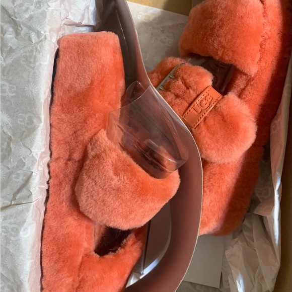 UGG Women's Fuzz Yeah Slippers - Picture 4 of 11